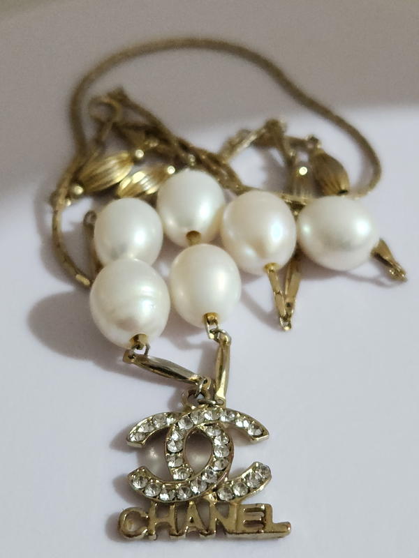 قلادة شانيل ساحرة Image 5 Preview