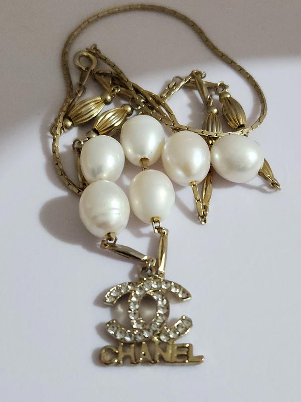 قلادة شانيل ساحرة Image 6 Preview