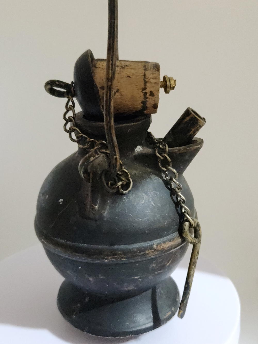 قنديل زيتي قديم  Preview Image