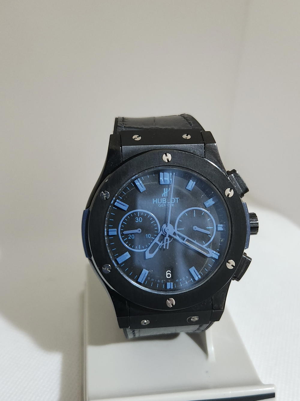 ساعة كرونوغراف بتصميم Hublot Big Bang Preview Image