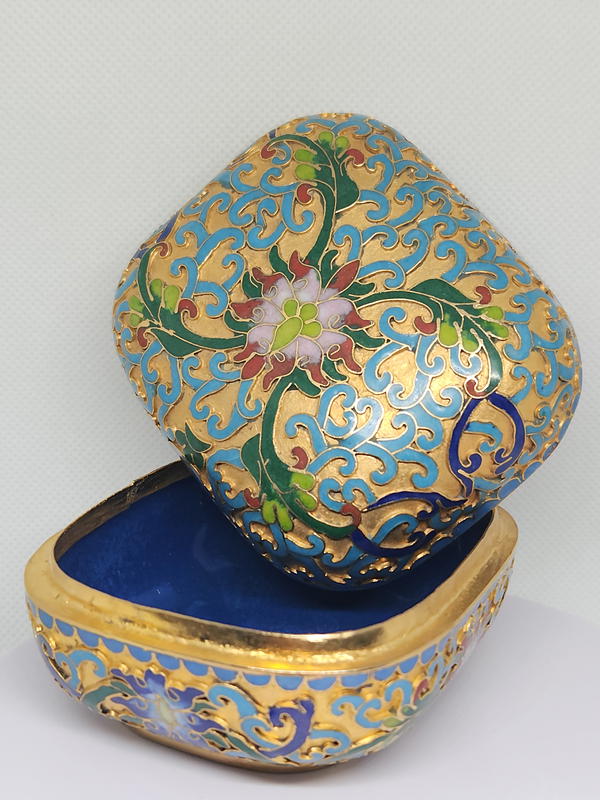 صندوق كلويزون (Cloisonné) عتيق Image 3 Preview