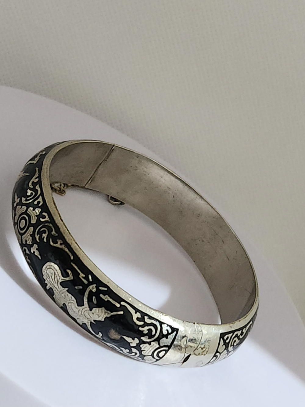 سوار فضه نييلو سيام Preview Image