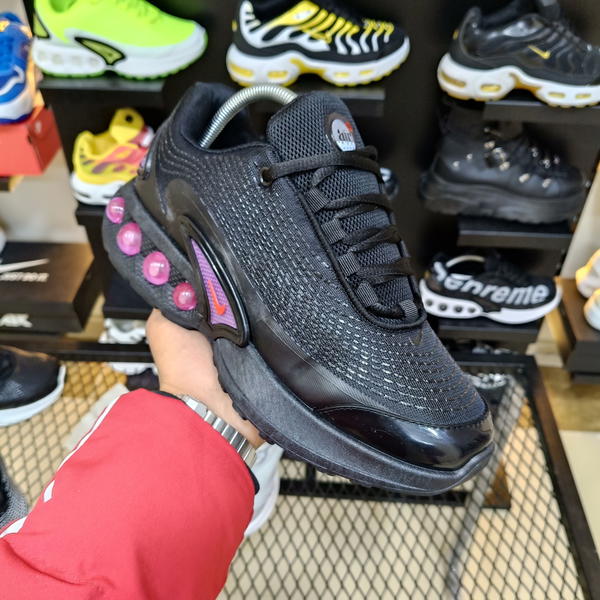 Nike Air Max DN Black &Red Image 2 Preview