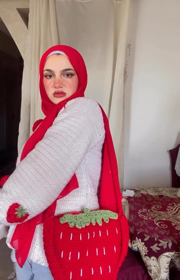 Strawberry bobohu🍓🤍 Image 1 Preview