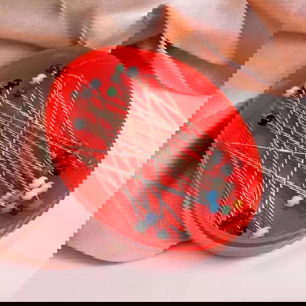 دبوس طرحه Image 5 Preview