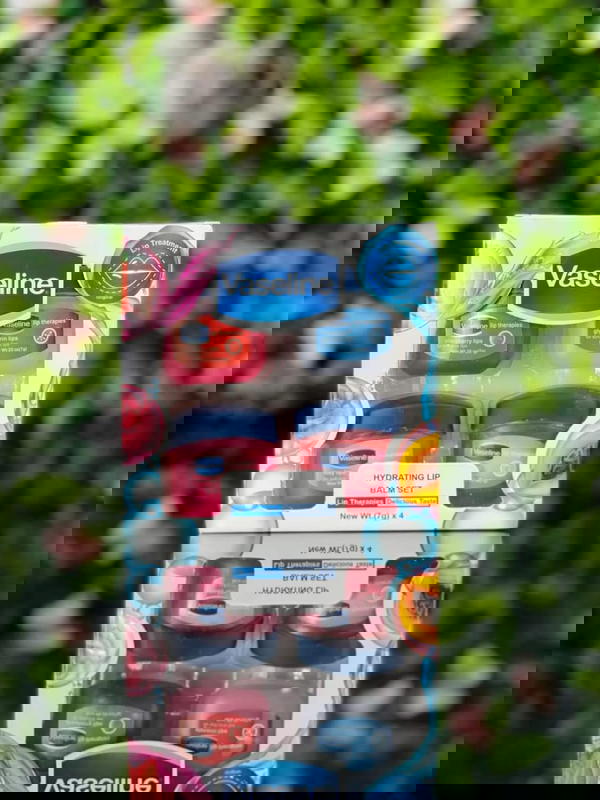 فازلين شفايف ٤×١ Image 2 Preview