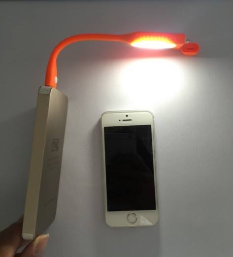 مصباح LED صغير مرن ومحمول بمنفذ USB لشاحن باور بنك Image 2 Preview