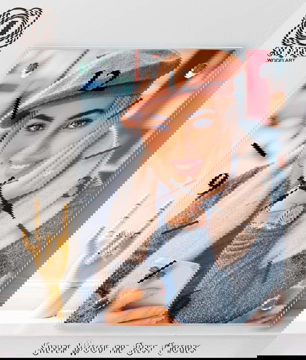ساعة حائط بصورة  Preview Image