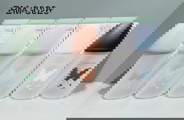 ميلا زجاجي فراشة ٢٤٠ مل Image 1 Preview