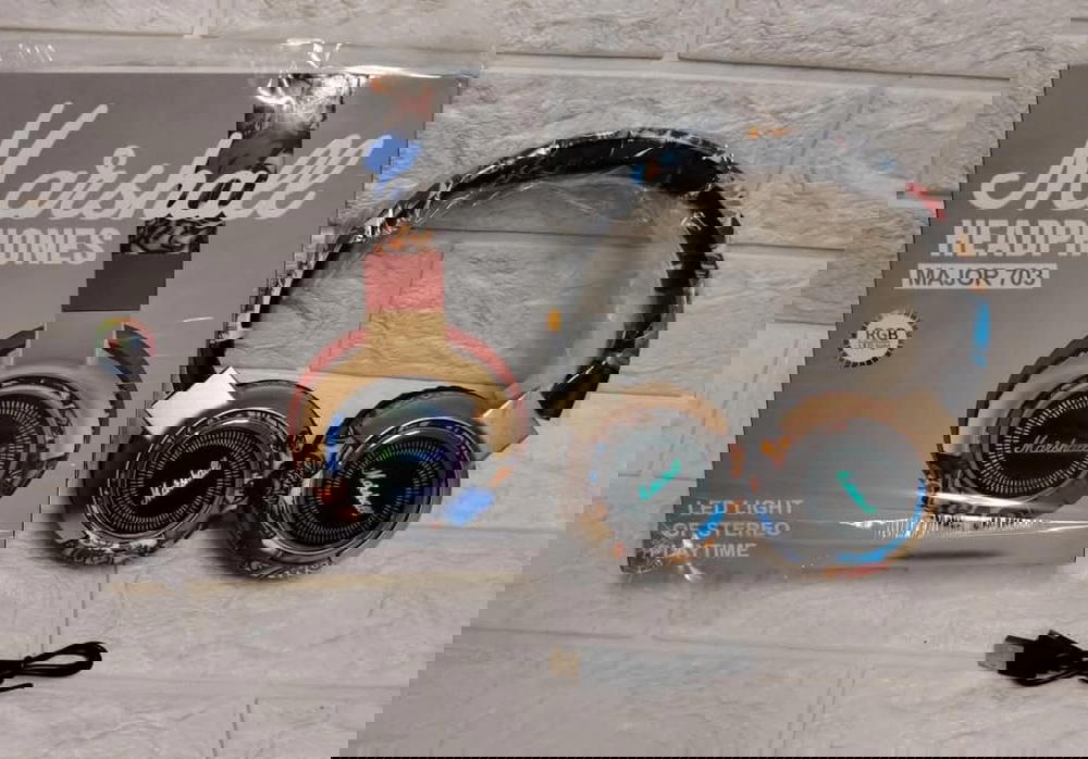 سماعة هيدفون مزود باضائة RGB من مرشال Preview Image