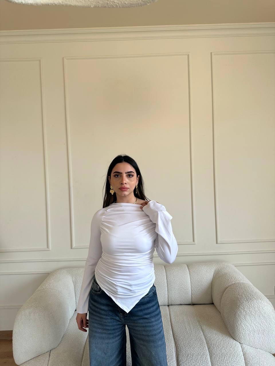 توب— T-shirt top Preview Image
