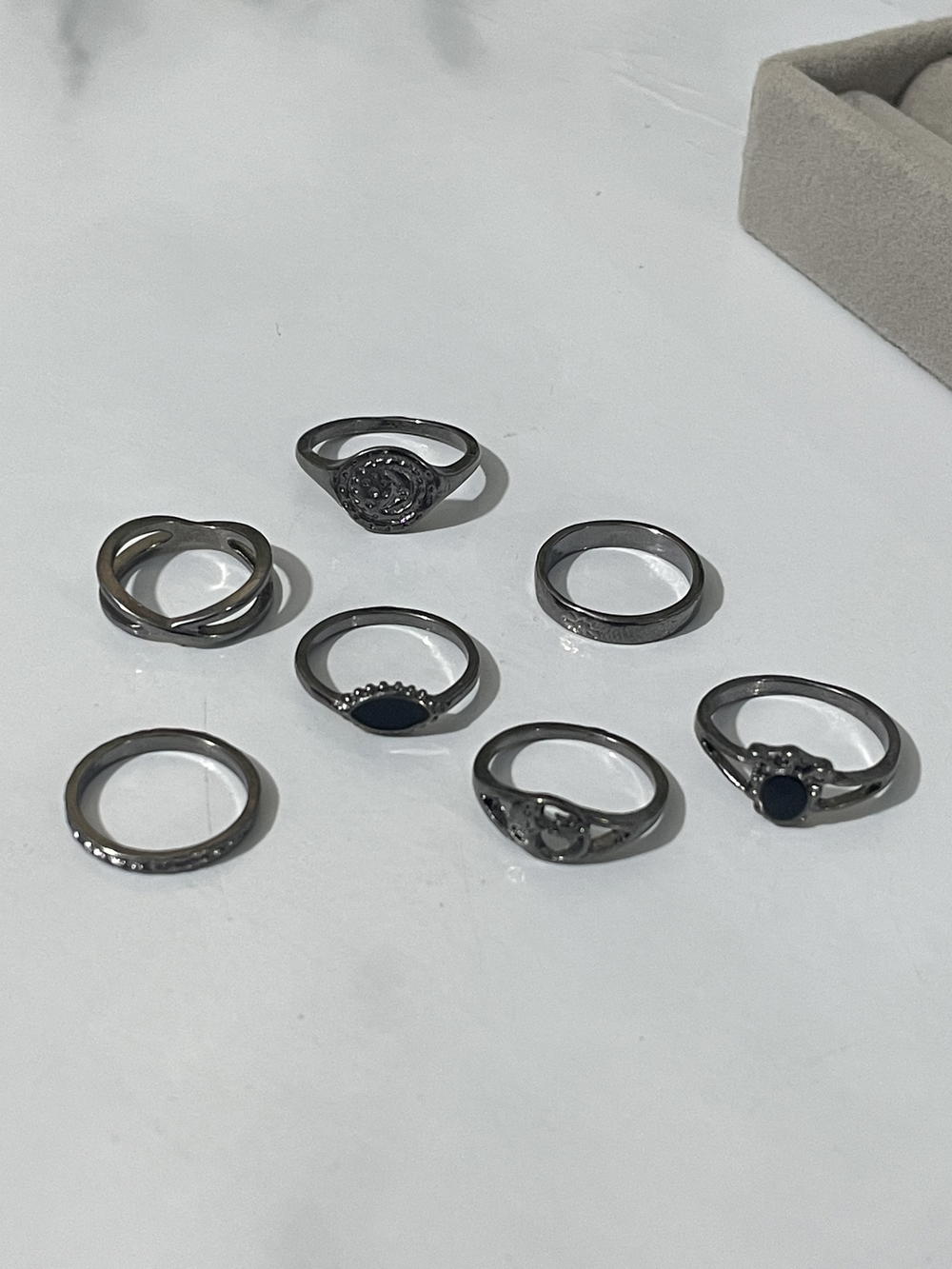 1 rings set ( not free size) Preview Image