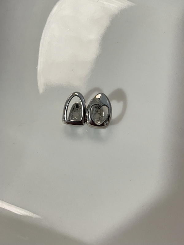 Fake tooth gems Image 1 Preview