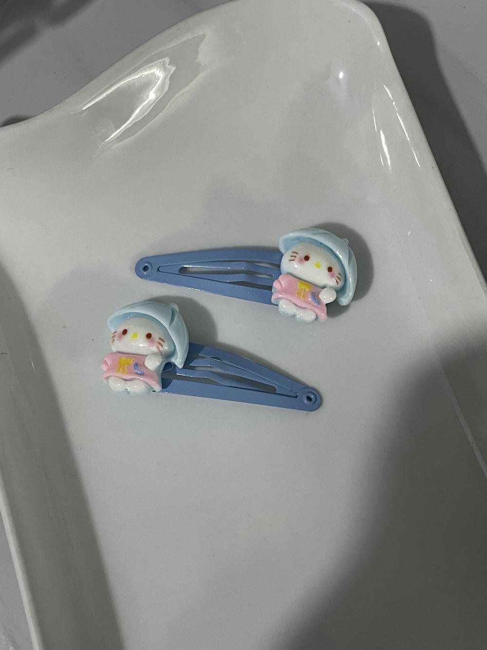 Hello Kitty hair clips Preview Image