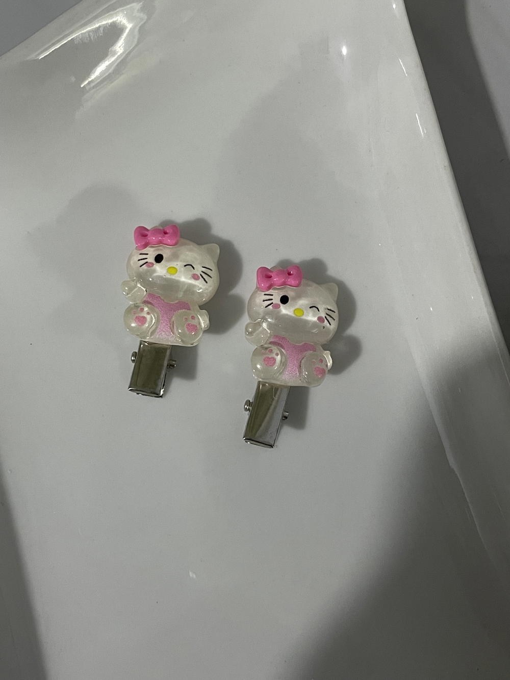 Hello Kitty hair clips Preview Image