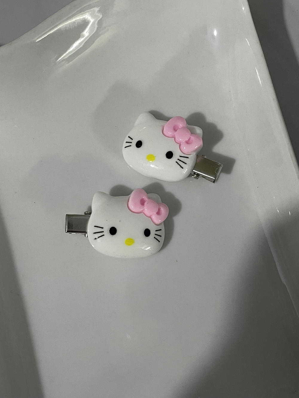 Hello Kitty hair clips Preview Image
