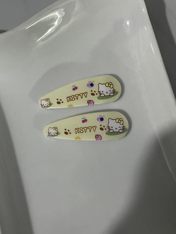 Hello Kitty hair clips Image 1 Preview