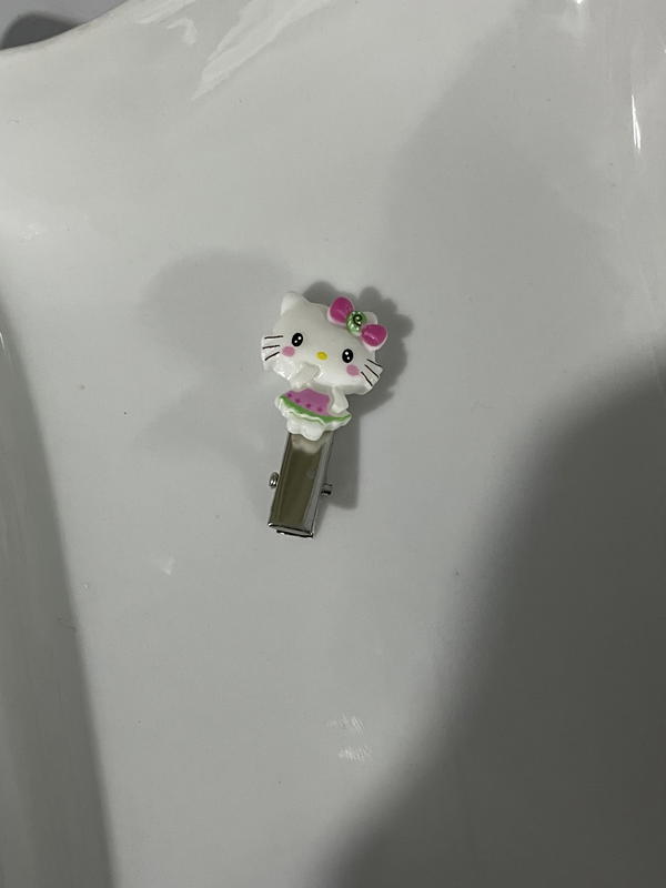 Hello Kitty hair clips Image 1 Preview