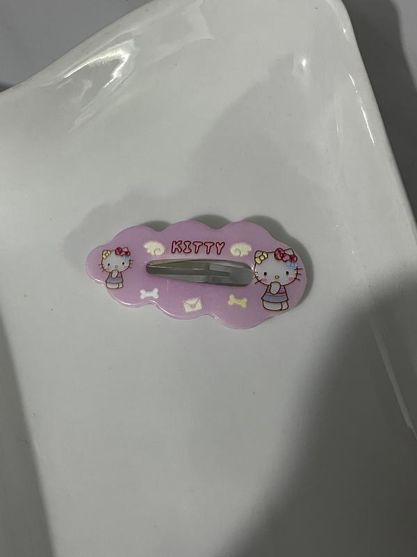 Hello Kitty hair clips Image 1 Preview