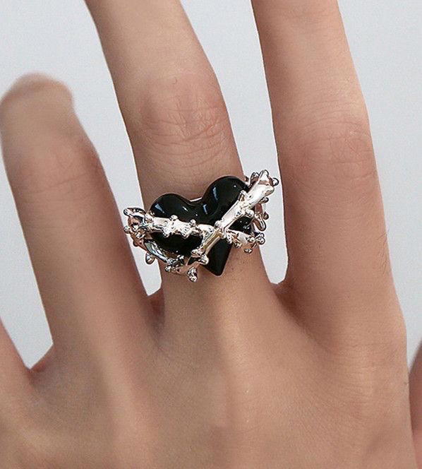 Silver heart ring Preview Image