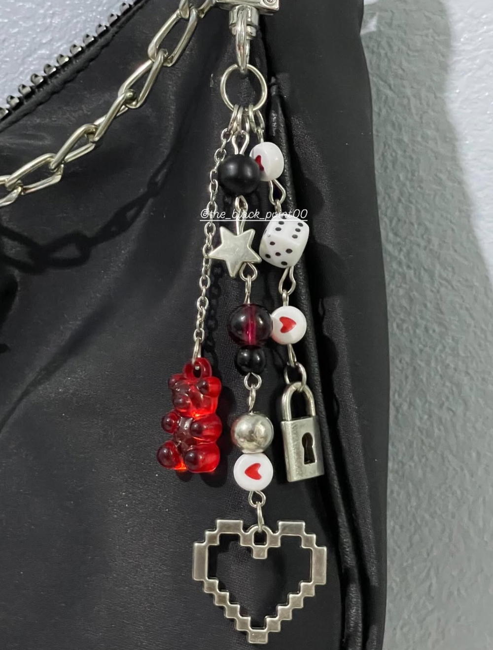 bag charm Preview Image
