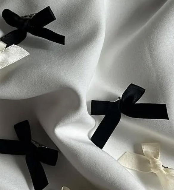 black hair bow Preview Image