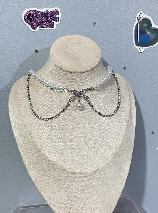 Pearl Bowknot necklace  Image 3 Preview