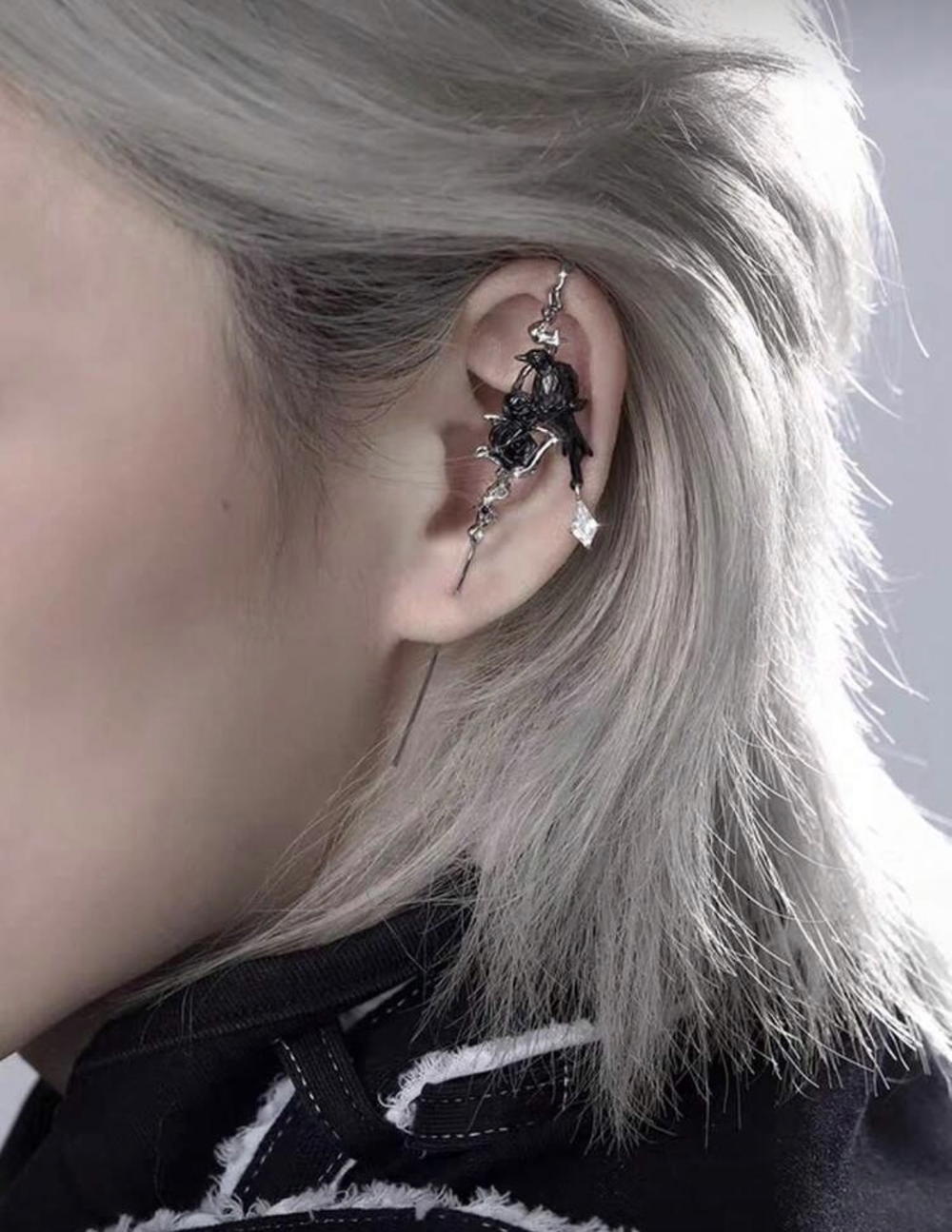 Restraint Raven earring Preview Image