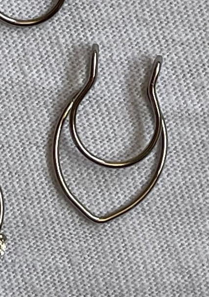 ستنالس ستيلfake piercing Preview Image