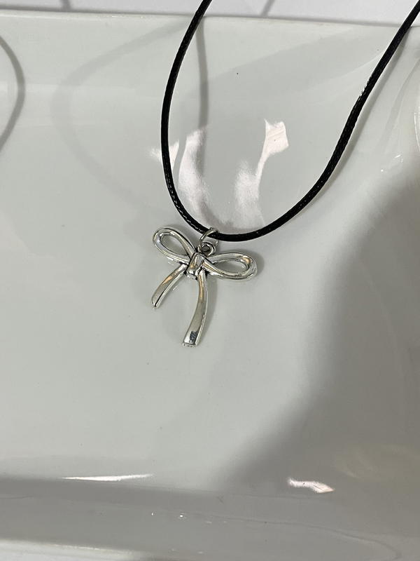 لو حابين تغيرو السلسله لمعدن بدال الجلد اكتبولي في النوتس ( السعر بيختلف)  Image 1 Preview