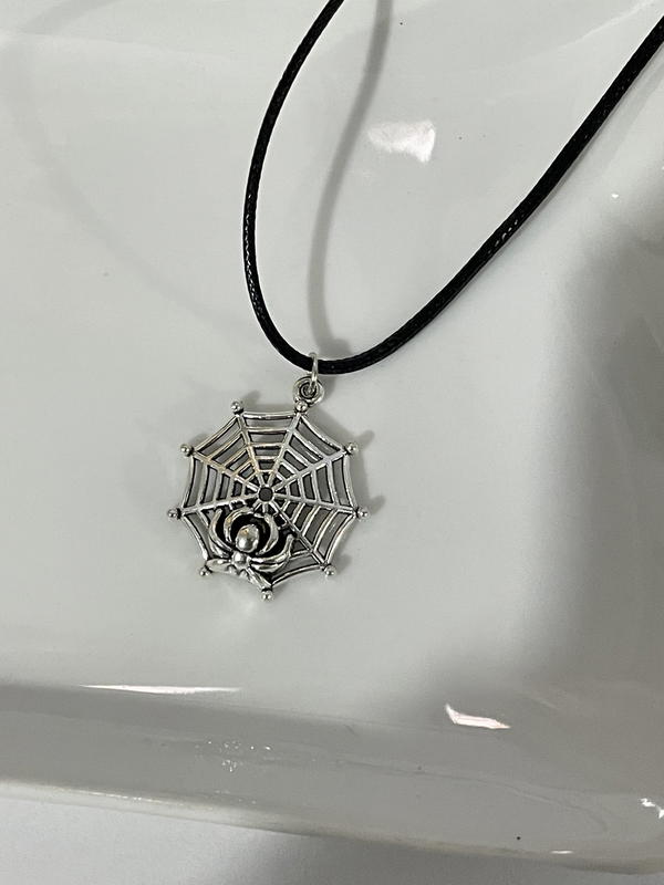 لو حابين تغيرو السلسله لمعدن بدال الجلد اكتبولي في النوتس ( السعر بيختلف)  Image 1 Preview