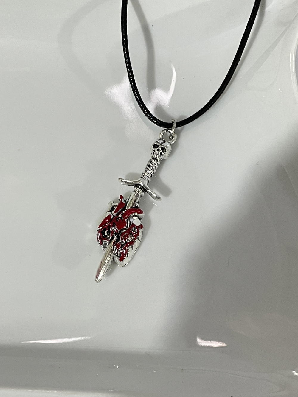 لو حابين تغيرو السلسله لمعدن بدال الجلد اكتبولي في النوتس ( السعر بيختلف)  Preview Image