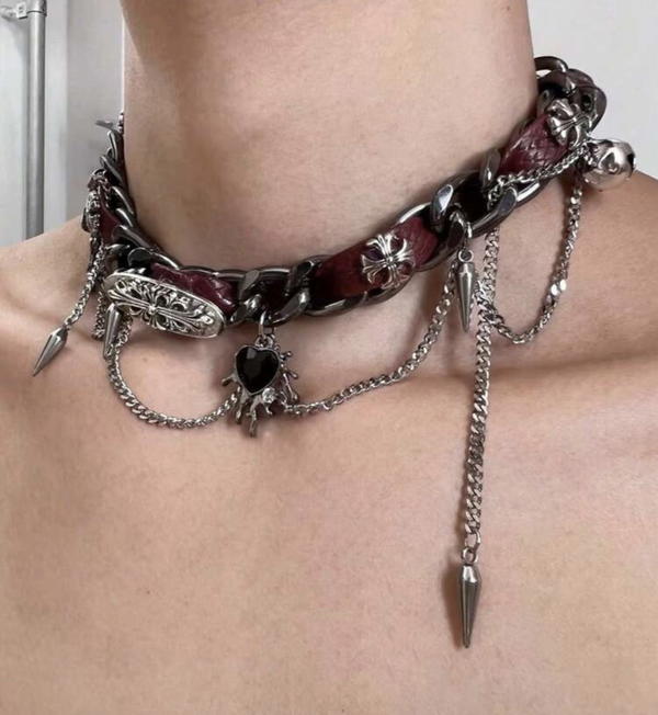 Gothic Thorn Heart Leather Necklace Image 1 Preview