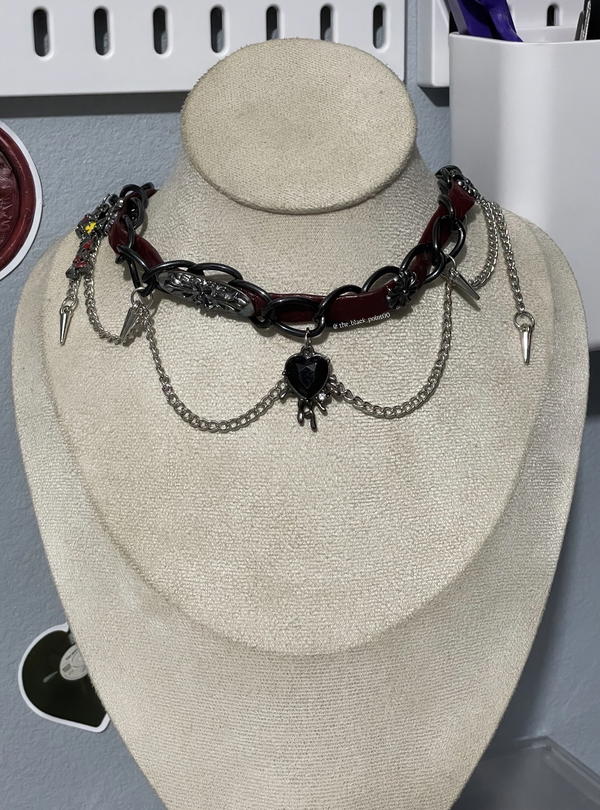 Gothic Thorn Heart Leather Necklace Image 2 Preview