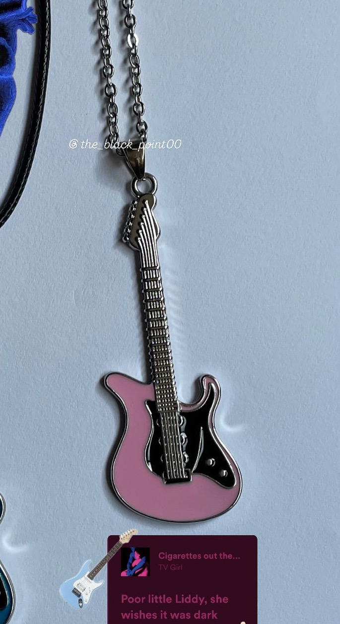 pink guitar Preview Image