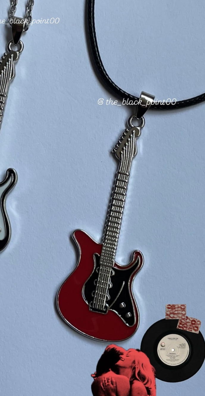  ستنالسred guitar Preview Image
