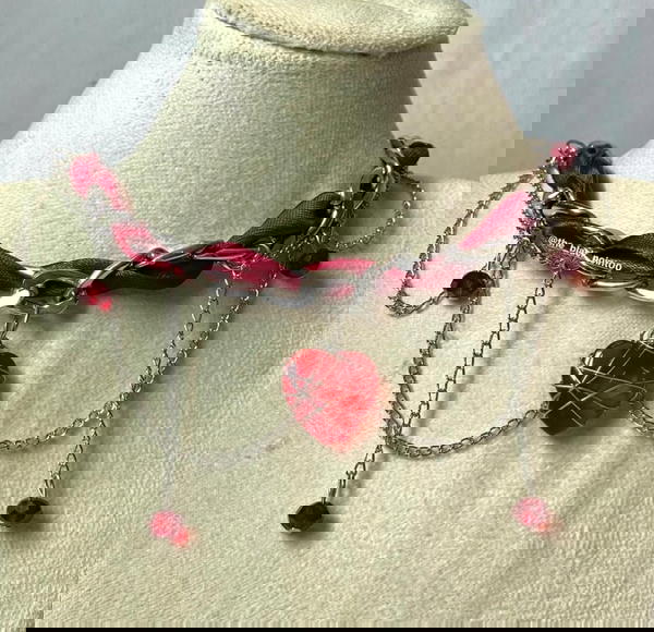 red heart necklace  Image 1 Preview