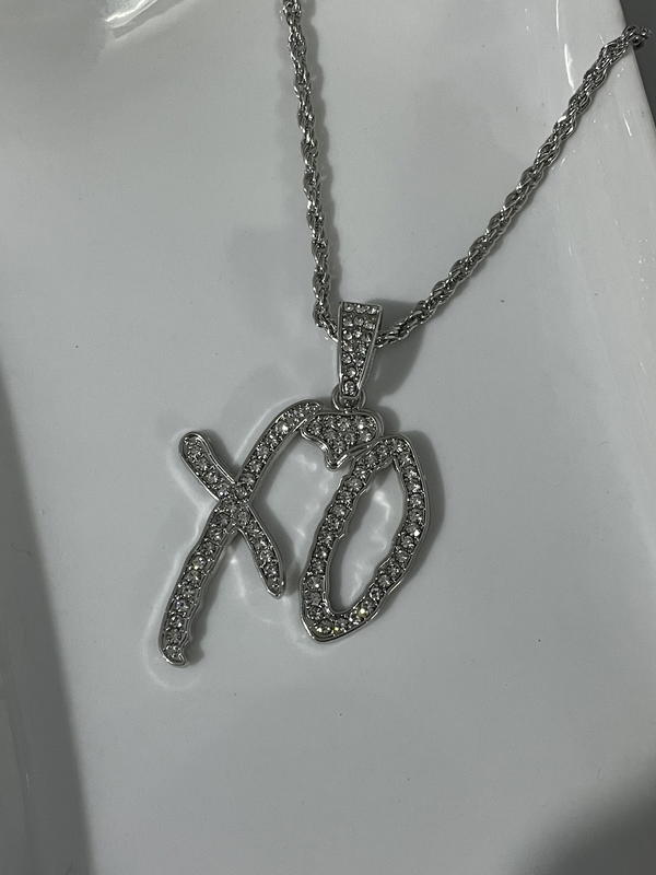 xo necklace  Image 2 Preview