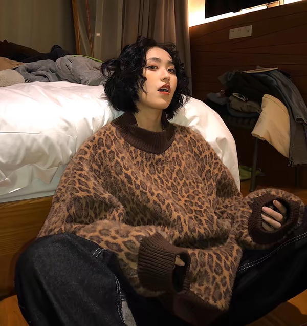 Sweater Image 2 Preview