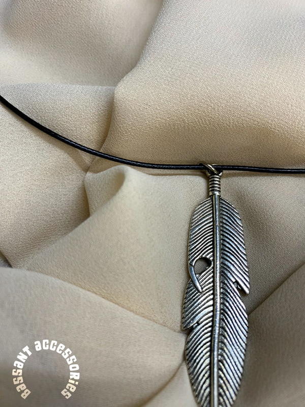 Feather leather necklace 🖤 Image 2 Preview