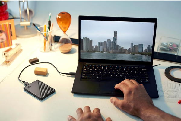 هارد ديسك فرص صلب خارجي محمول ماي باسبورت 1 تيرابايت بمنفذ USB 3.0 من دبليو دي - اسود، WDBYFT0020BBK Image 6 Preview