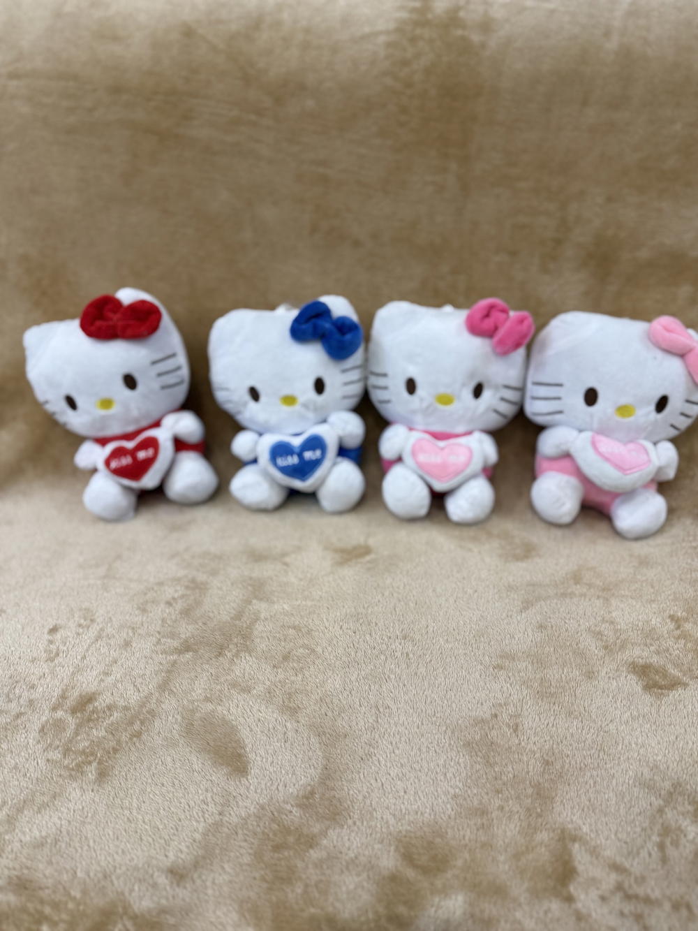 Small hello kitty plushie Preview Image