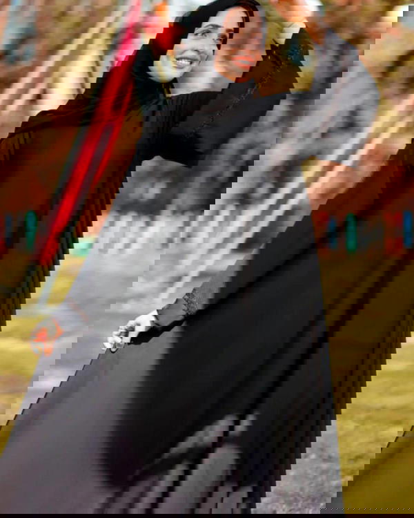 عباية سودة أنيقة Image 2 Preview