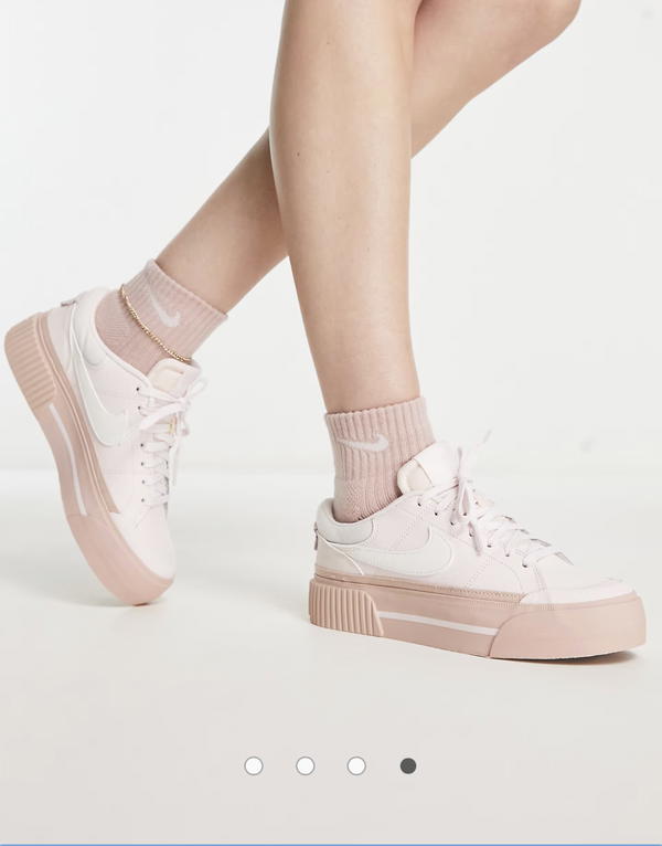 NIKE Image 7 Preview