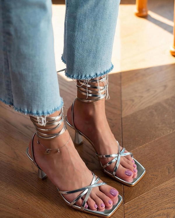 LaceUp Chic Image 1 Preview