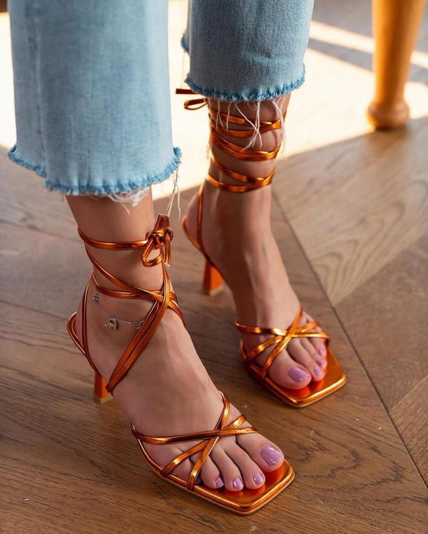 LaceUp Chic Image 1 Preview