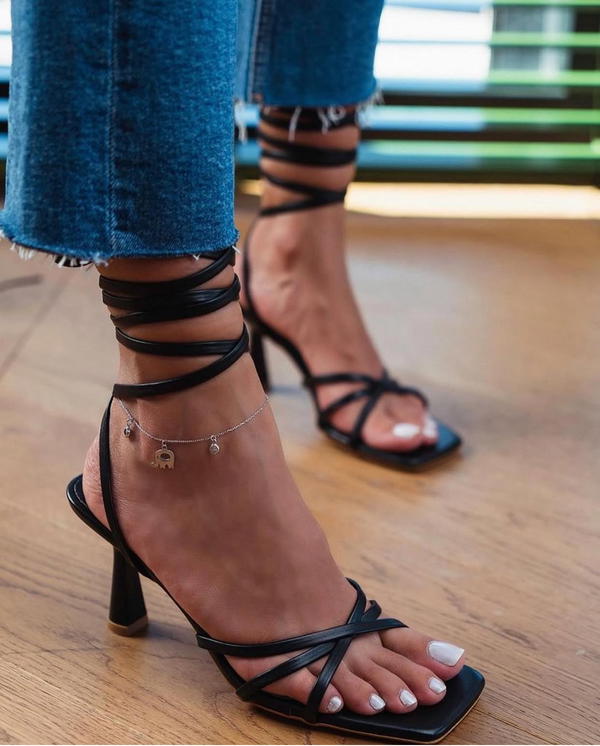 LaceUp Chic Image 4 Preview