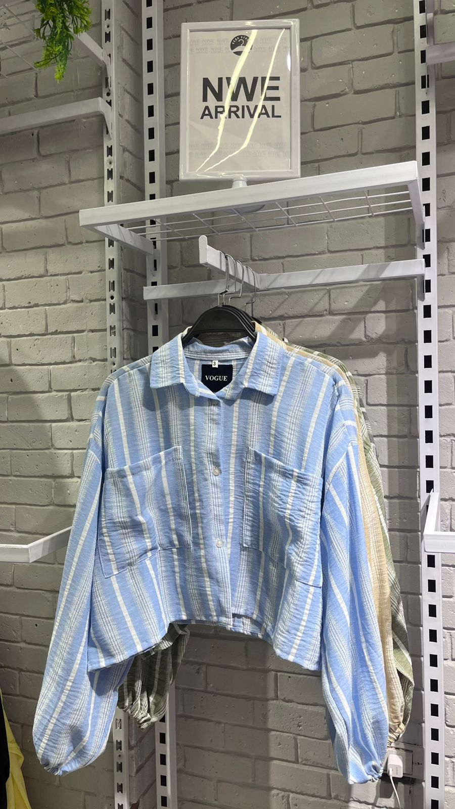 cropped shirt Preview Image