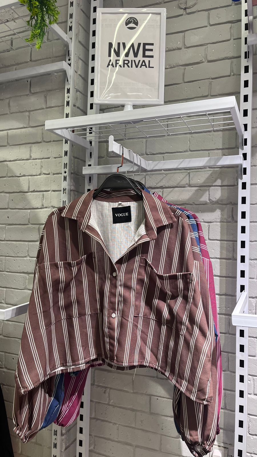 cropped shirt 3 Preview Image