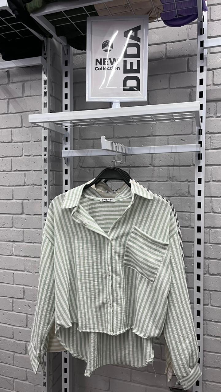 lined shirt Preview Image